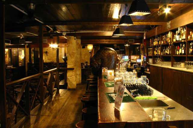 Bari, chiude lo storico pub "Terra di Mezzo": �Riapriremo dall�altra parte di Bari�